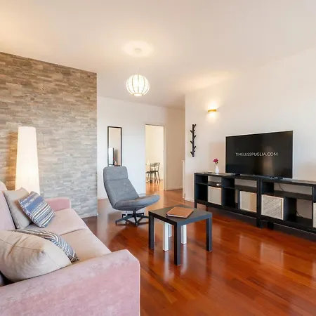 Hotel apartamentowy Casa Diletta - Charming With Private Balconies 3*