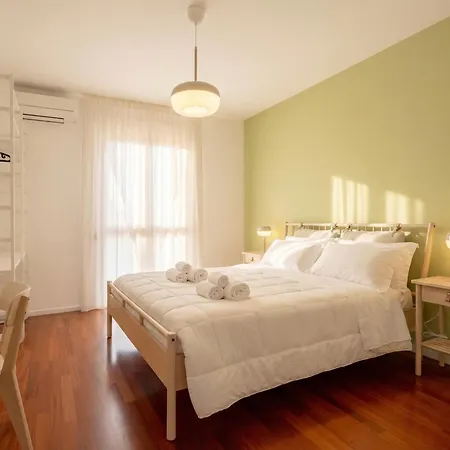Hotel apartamentowy Casa Diletta - Charming With Private Balconies Bari